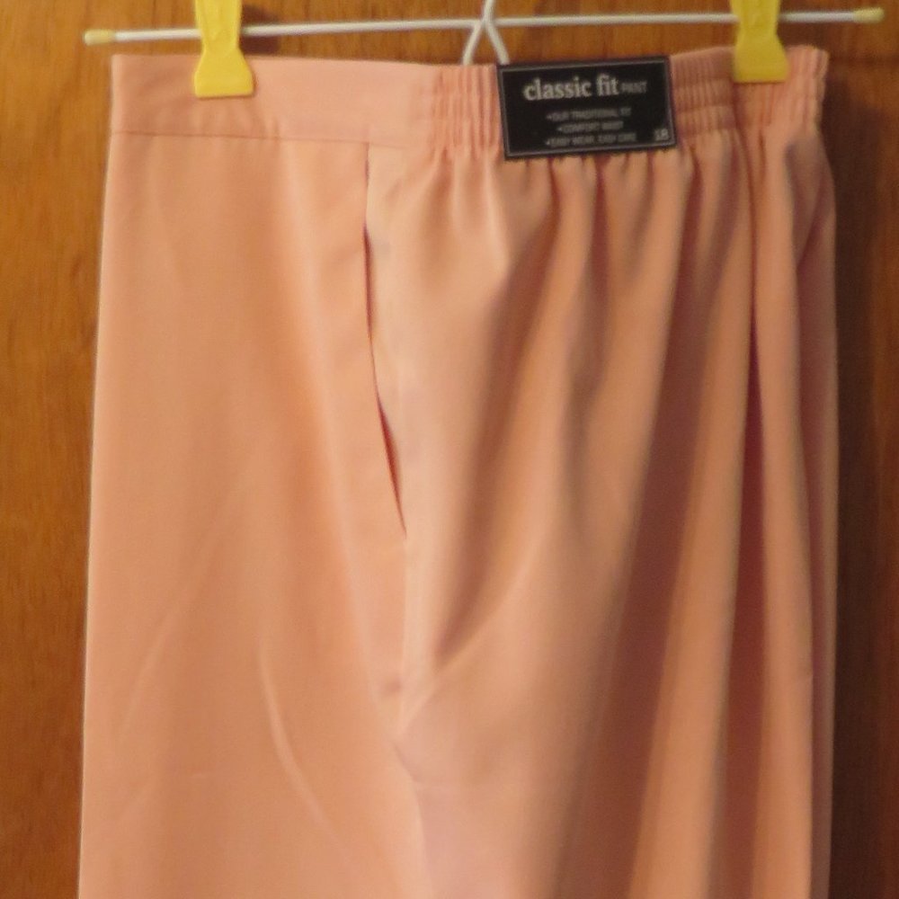 Alfred Dunner Classic Fit Proportioned Short (28") Pant - Peach